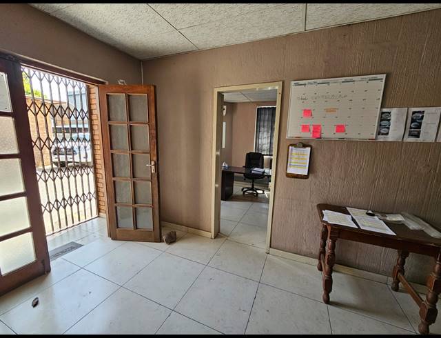 650M² FACTORY TO LET IN ROODEKOP